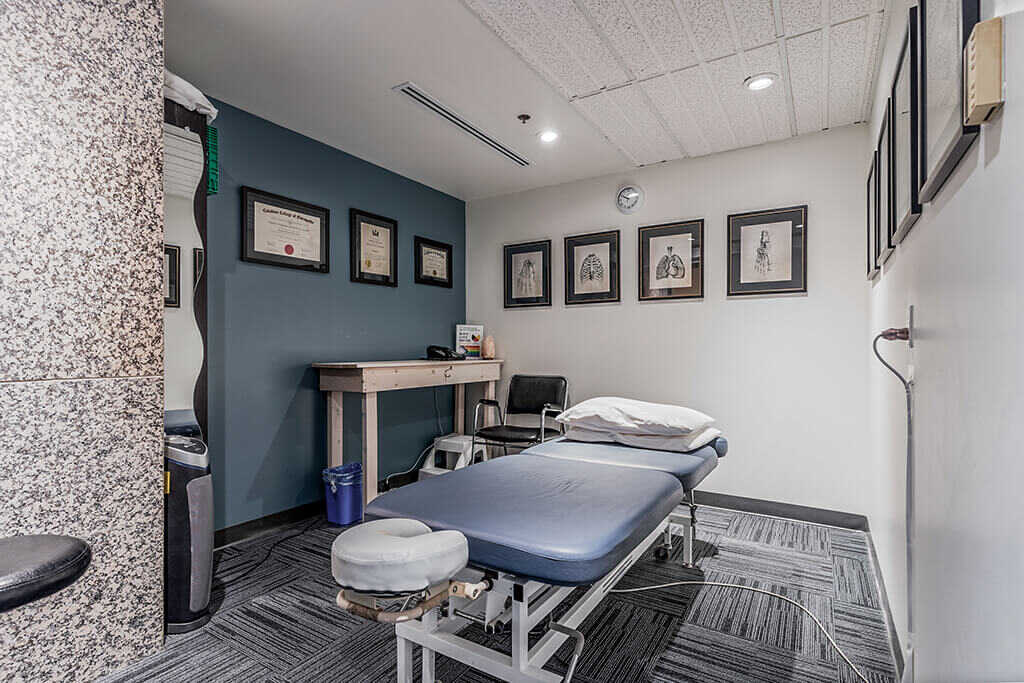 Clinic Tour | Chiropractic & Massage Therapy | Dundas University Health Clinic